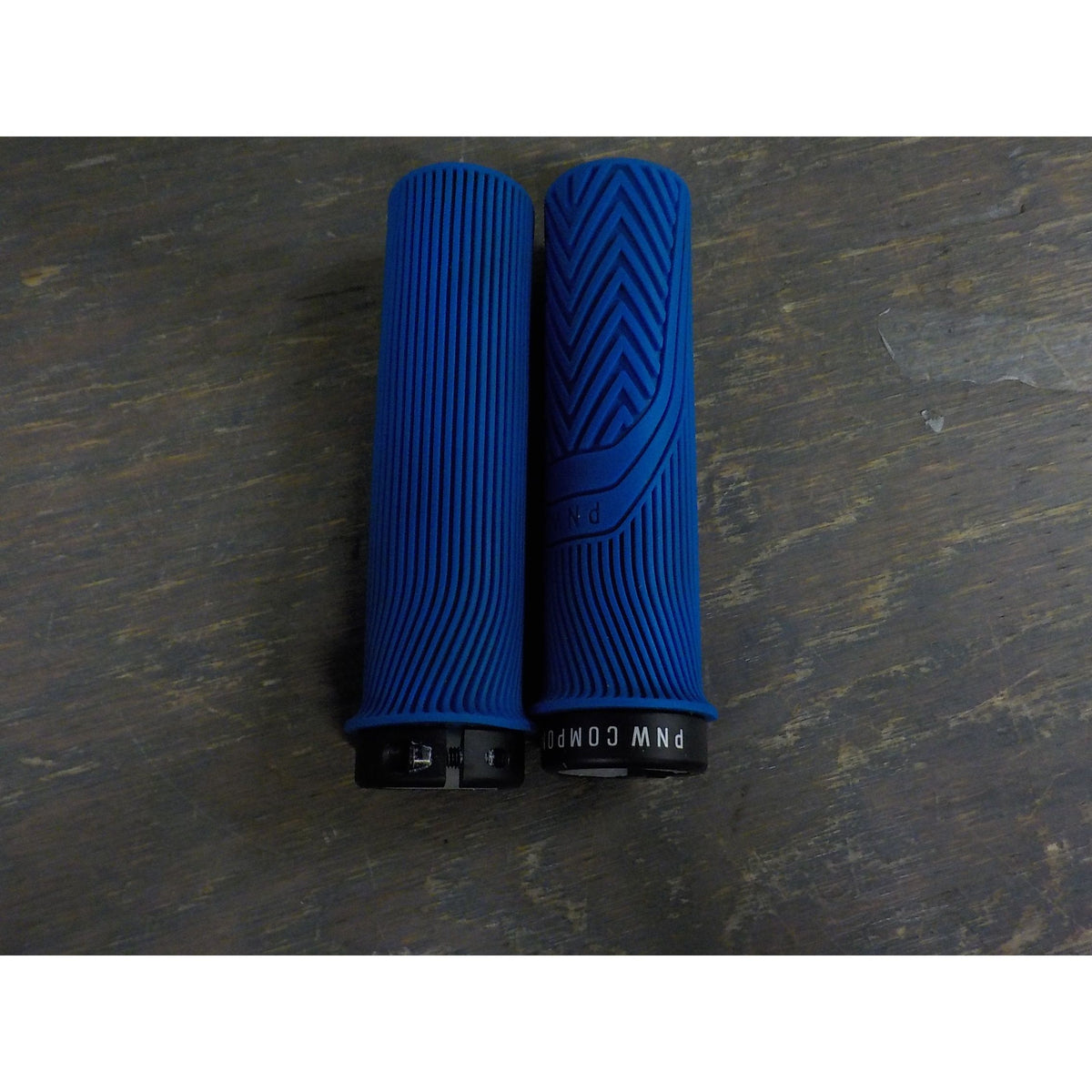 PNW Components Loam Grips - Pacific Blue - X-Large - Used - Acceptable