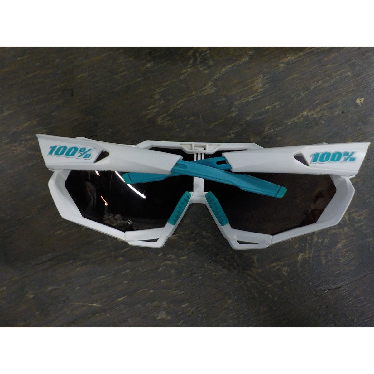 100% Speedtrap Sunglasses - BORA Hans Grohe Team Wht; HiPER Silver Mir - Used - Acceptable