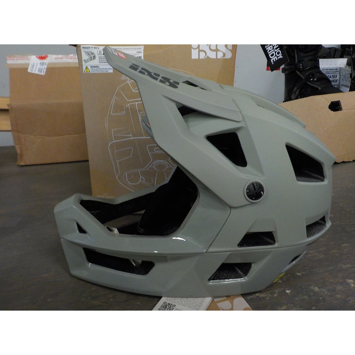 iXS Trigger FF MIPS Helmet - Chalk - SM (54-58cm) - Used - Acceptable