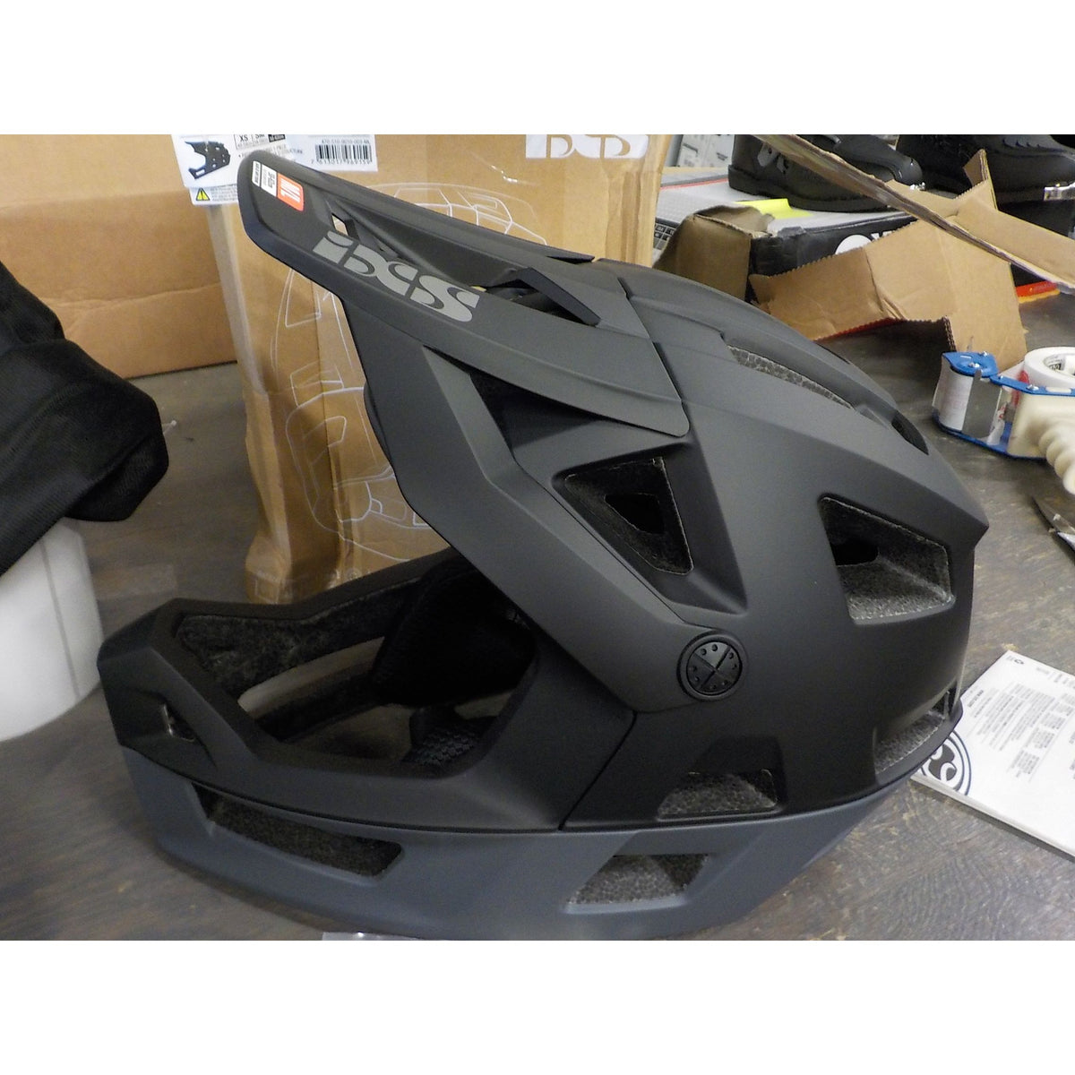 iXS Trigger FF Helmet - Black/Graphite - ML (58-62cm) - Used - Acceptable