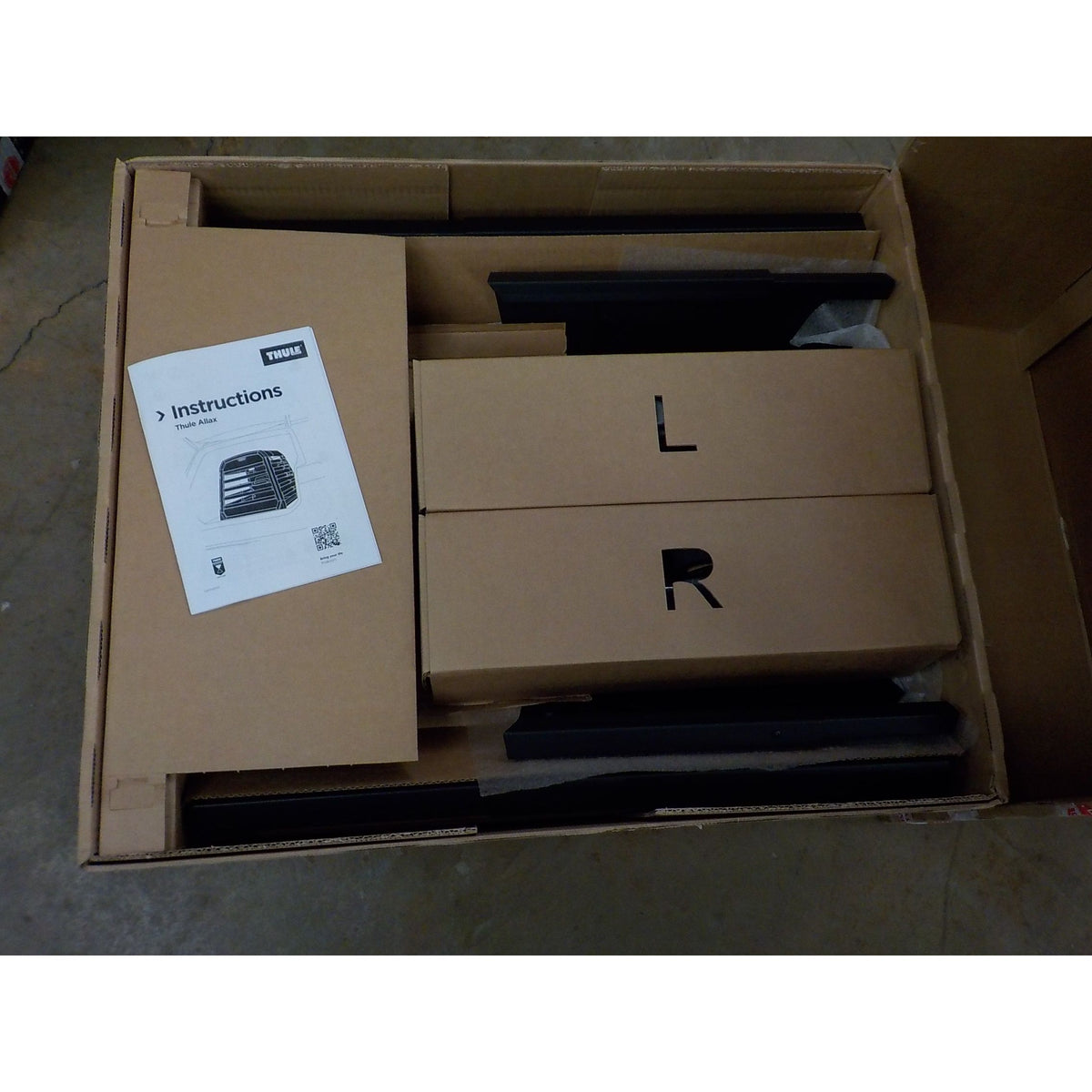 Thule Allax Car Dog Crate - Black/Silver - Small - Used - Acceptable
