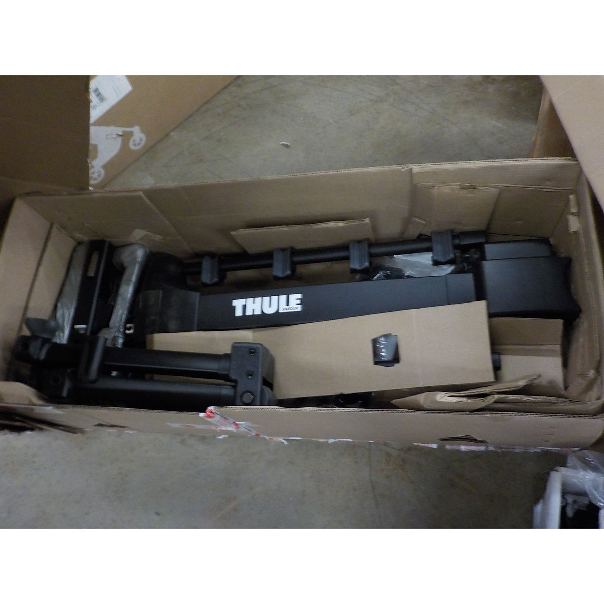 Thule Apex XT Swing 4 Hitch Bike Rack - Used - Acceptable