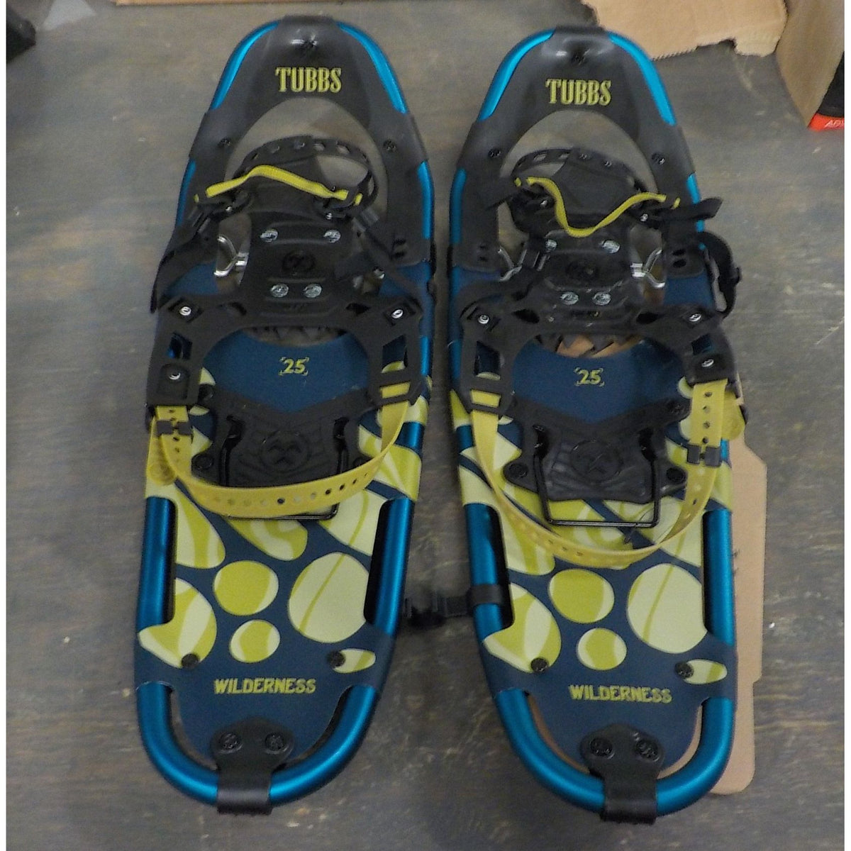 Tubbs Men's Wilderness Snowshoes - Blue - 25 - Used - Acceptable