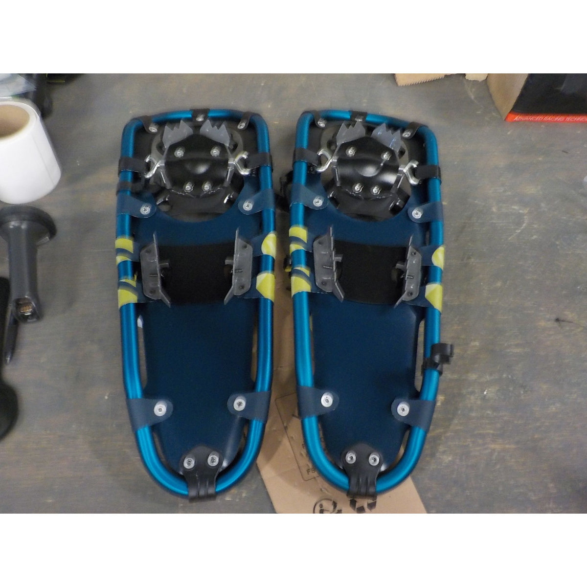 Tubbs Men's Wilderness Snowshoes - Blue - 25 - Used - Acceptable