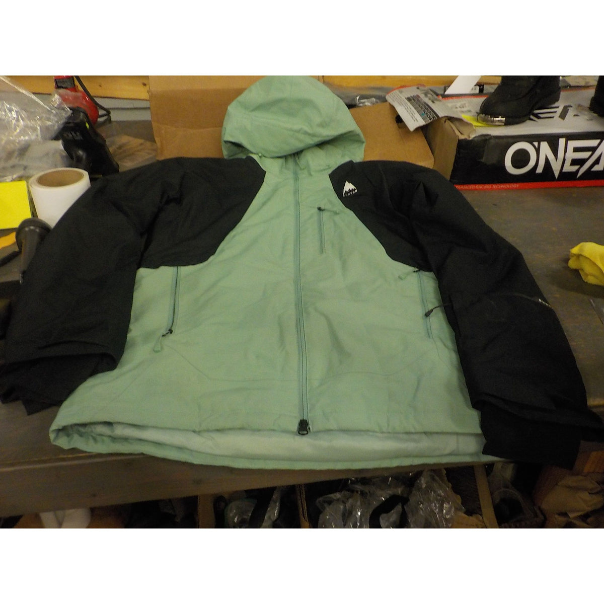 Burton Men's Reserve 2L Insulated Jacket - Soft Sage/True Black - Large - Used - Acceptable