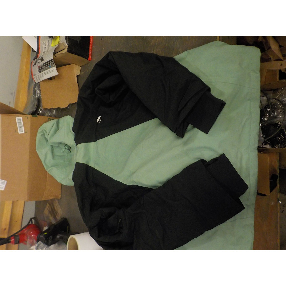 Burton Men's Reserve 2L Insulated Jacket - Soft Sage/True Black - Large - Used - Acceptable