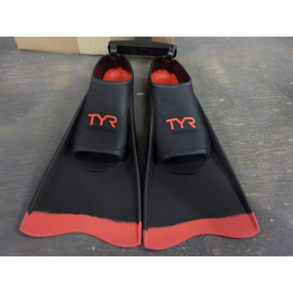 TYR Crossblade Fin 2.0 - Medium - Used - Acceptable