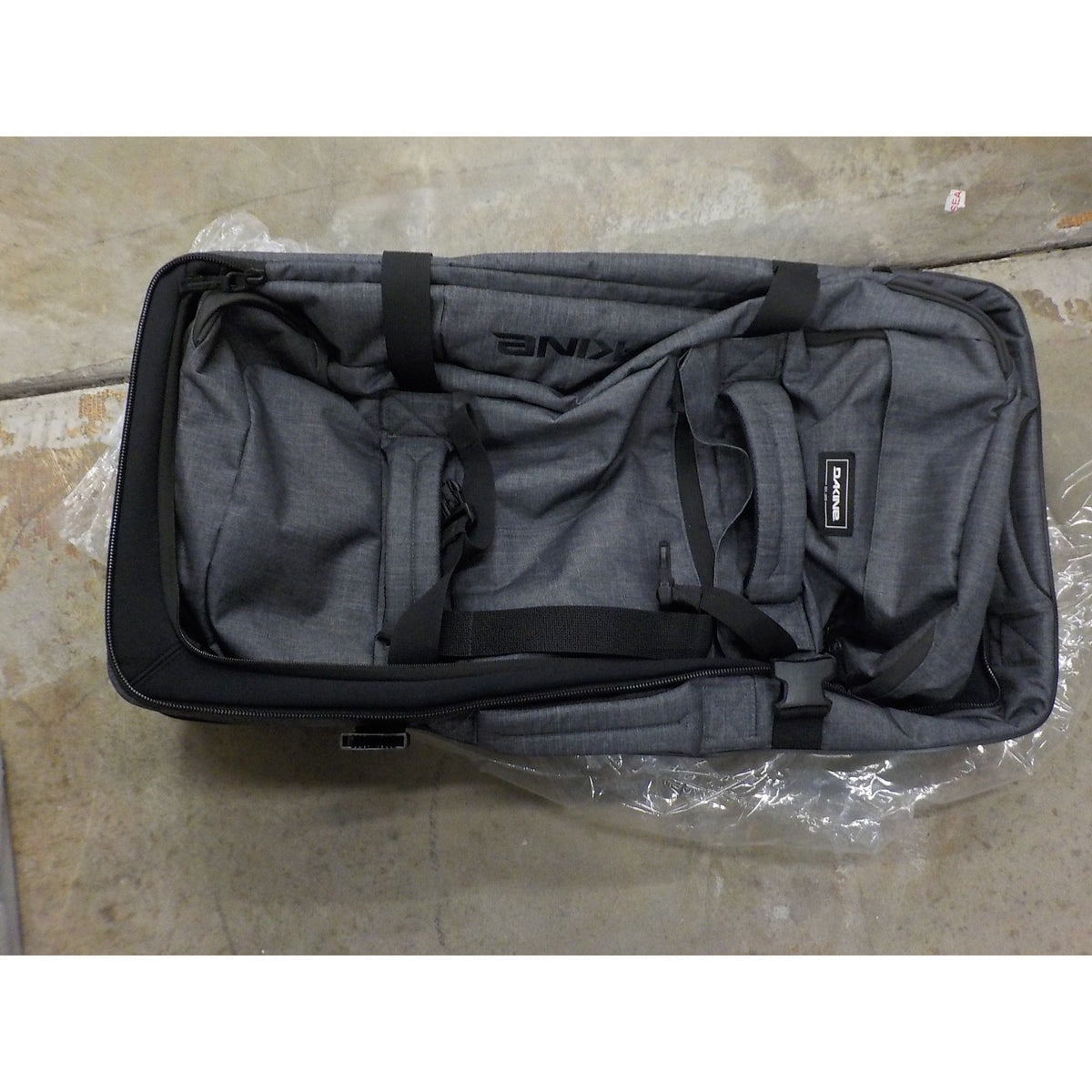 Dakine Split Roller Bag 85L - Carbon - Used - Acceptable