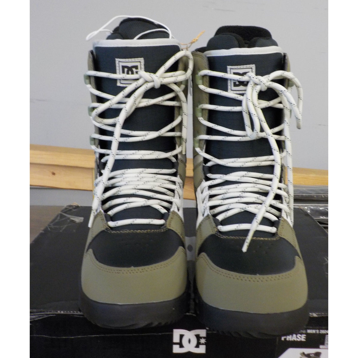DC Men's Phase Snowboard Boots - Army Green - 8 - Used - Acceptable