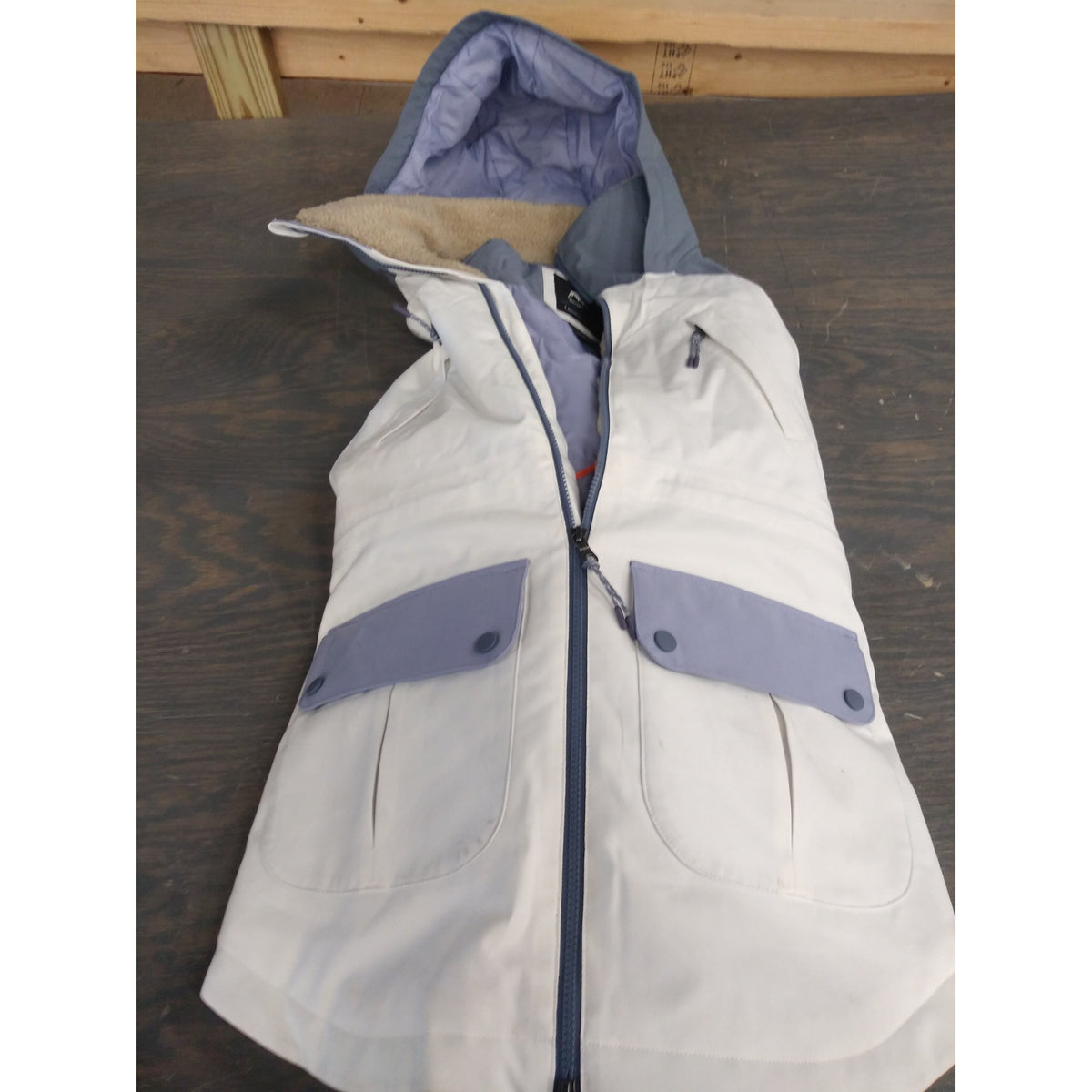 Burton Women&#39;s Prowess Jacket - Folkstone Gray/Stout White/Foxglove Violet - Small - Used - Acceptable