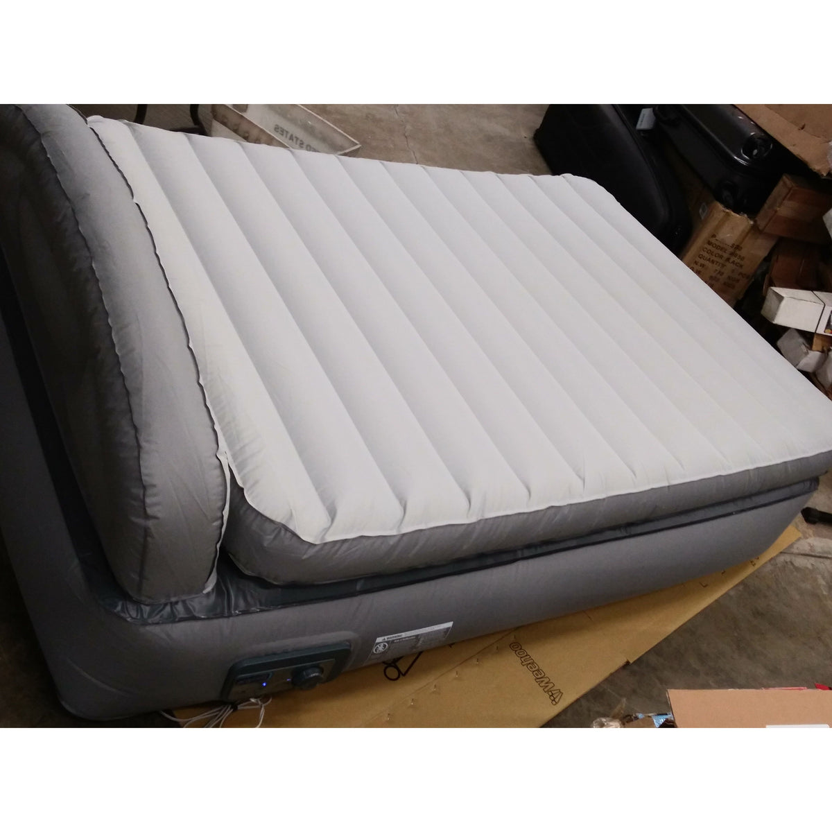 AeroBed Comfort Lock Laminated Air Mattress with Built-In Pump and Headboard - Full - Used - Acceptable