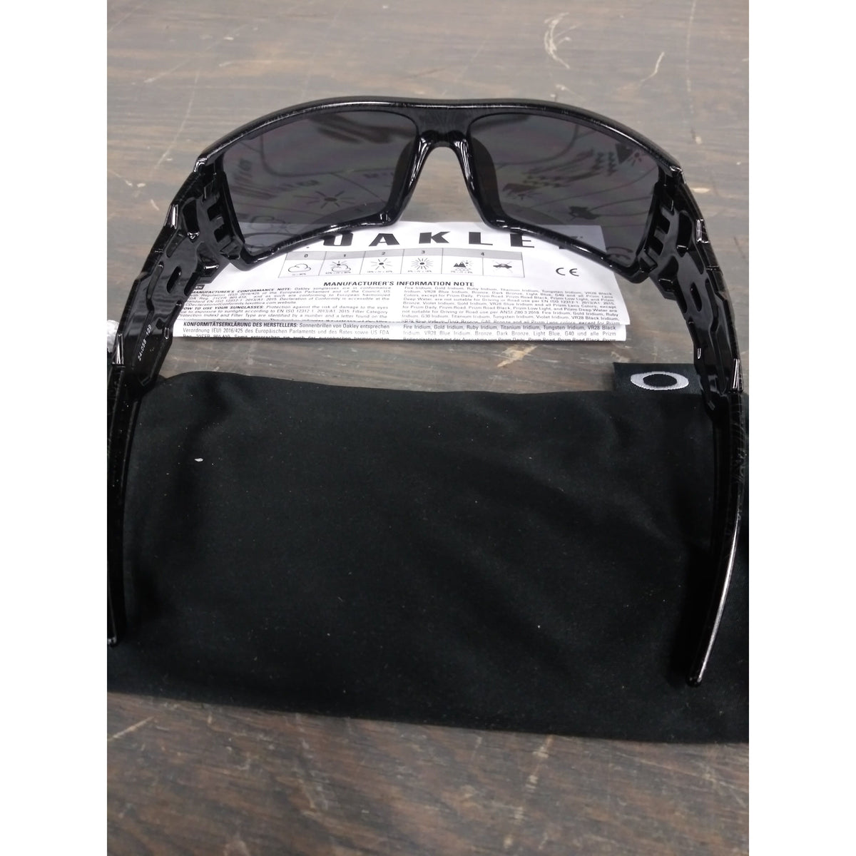 Oakley Oil Rig Men&#39;s Lifestyle Sunglasses - Black/Silver Ghost Text; Black Iridium - Used - Acceptable