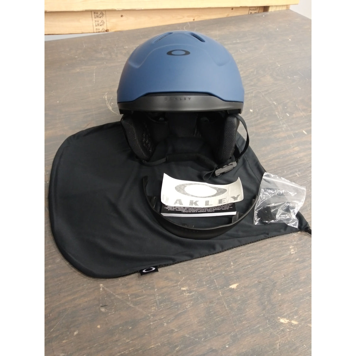 Oakley Mod 3 MIPS Mens Snow Helmet - Dark Blue - Medium - Used - Good