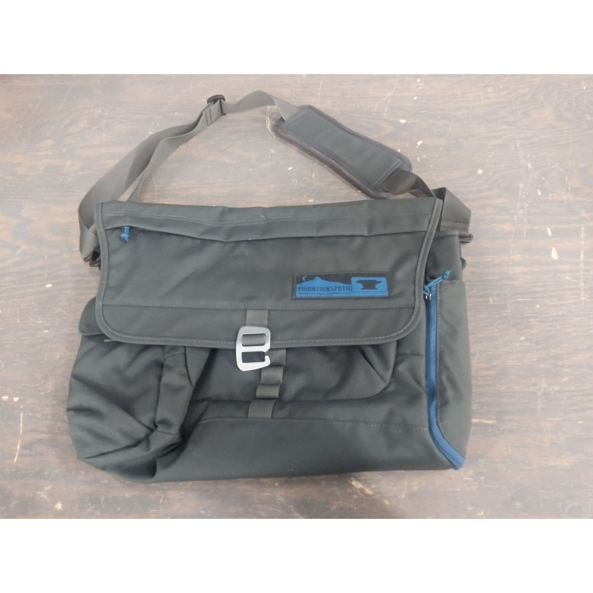 Mountainsmith Adventure Office Messenger Bag - Anvil Grey - Used - Acceptable