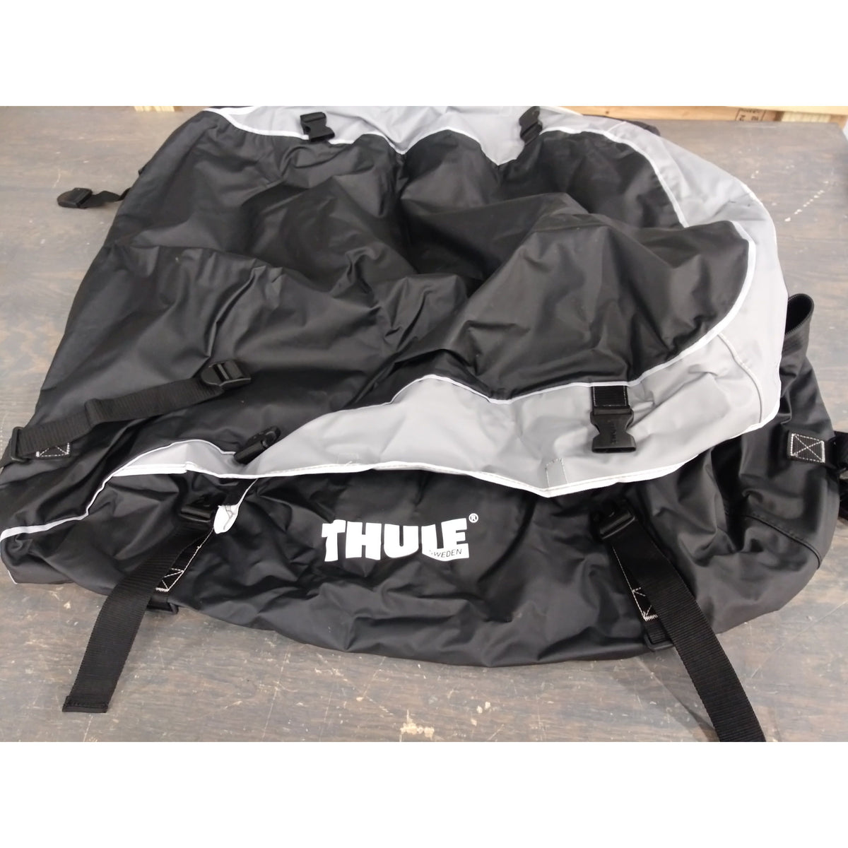 Thule Interstate Rooftop Cargo Carrier - Used - Acceptable